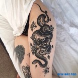 На голых девушках картины