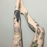 На голых девушках картины